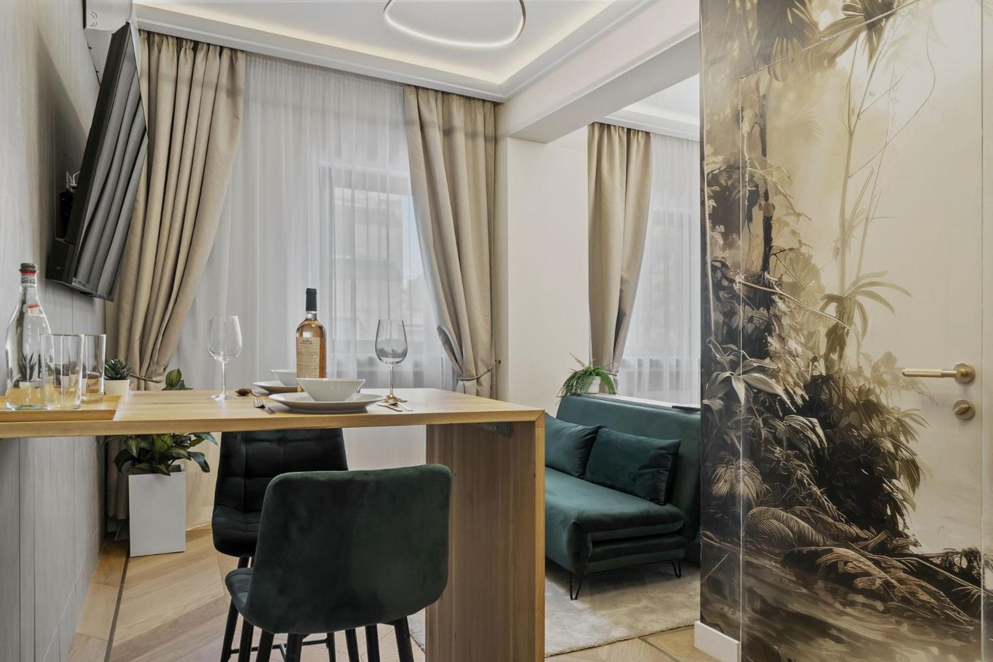 Studio Jungle Breath - City Centre Бухарест Екстер'єр фото